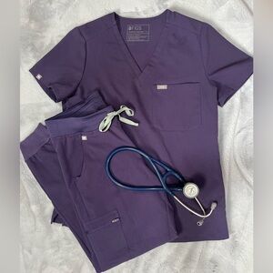 FIGS Scrub Set- limited edition! Size small